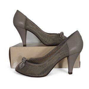 9 West Carlotta Vintage Fishnet Bow Tie Peep Toe Heels Pearla Grey Women's 8.5M